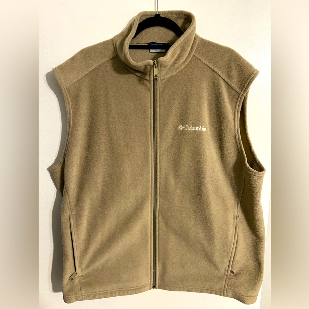 Tan fleece Columbia vest
